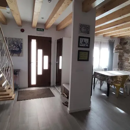 Casa Valparaiso * San Martin de Laspra